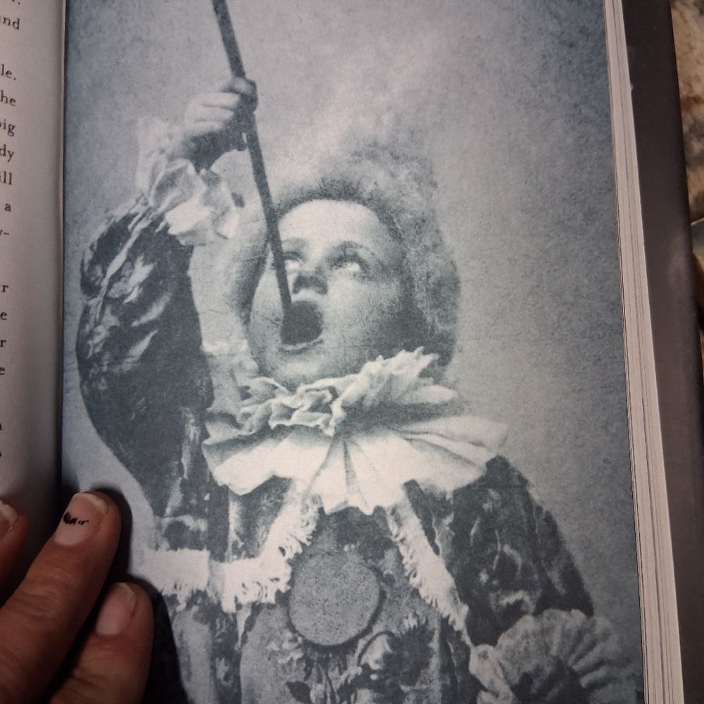Sanctum by Madeleine Roux - Gothic Horror Paperback - Picture 7 of 10